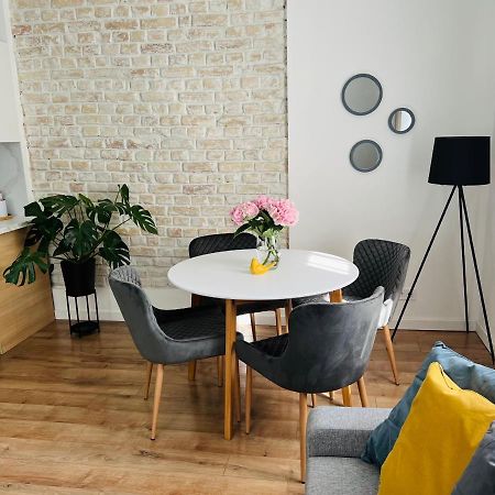The Right Coast Apartment With Free Private Parking Riga Ngoại thất bức ảnh