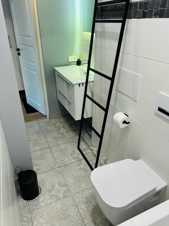 The Right Coast Apartment With Free Private Parking Riga Ngoại thất bức ảnh
